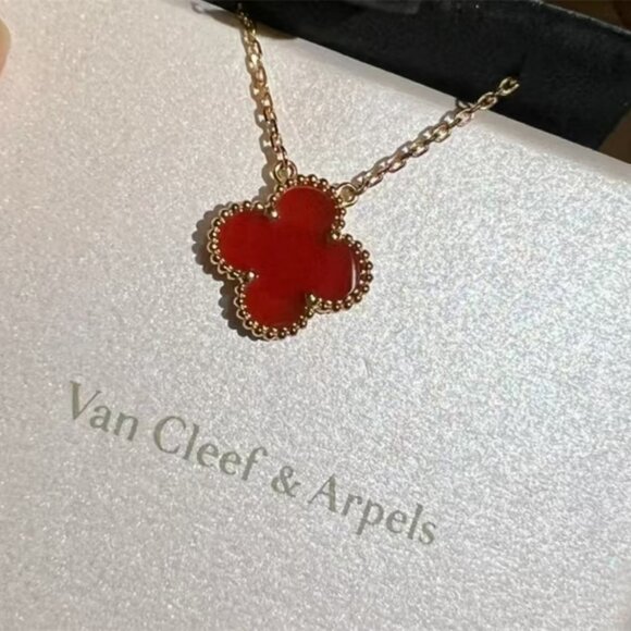 ✅Van Cleef & Arpels 18K gold carnelian necklace - Picture 6 of 6